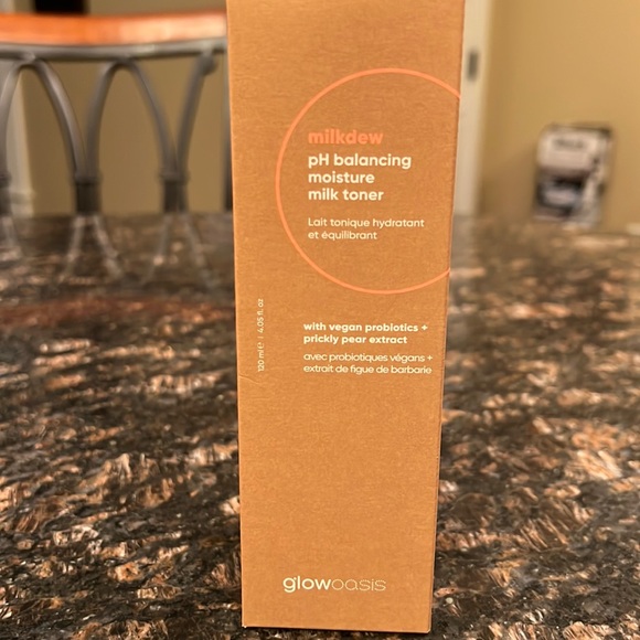 Glowoasis Milkdew PH Balancing Moisture Milk Toner - Picture 1 of 2
